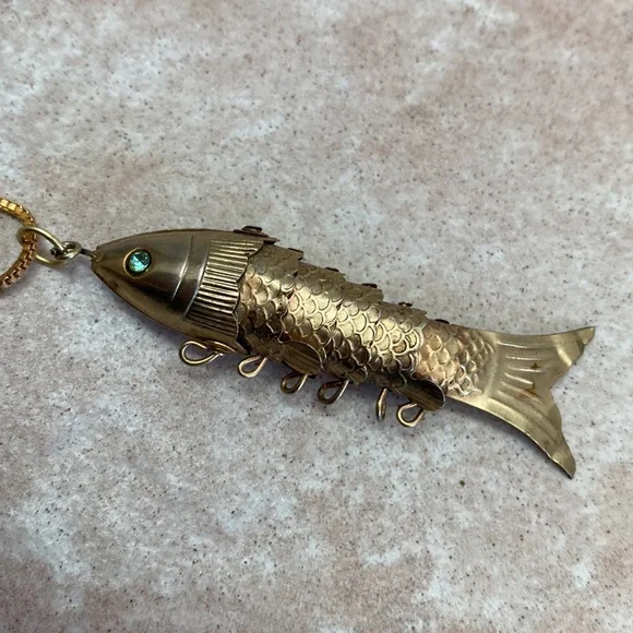 Unsigned Vintage Gold Tone Fish Pendant - Picture 3 of 5